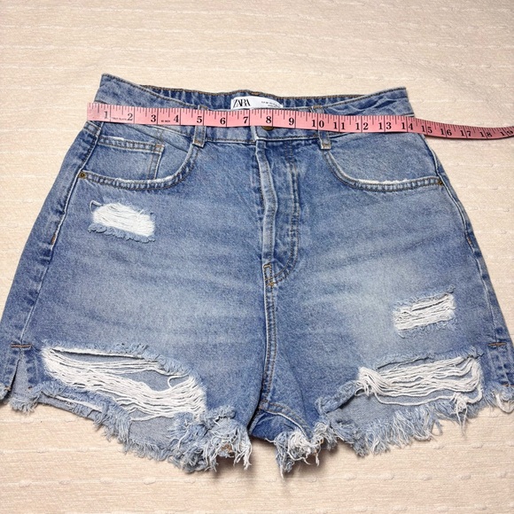Zara Distress Denim Shorts Size 6 - Picture 3 of 10